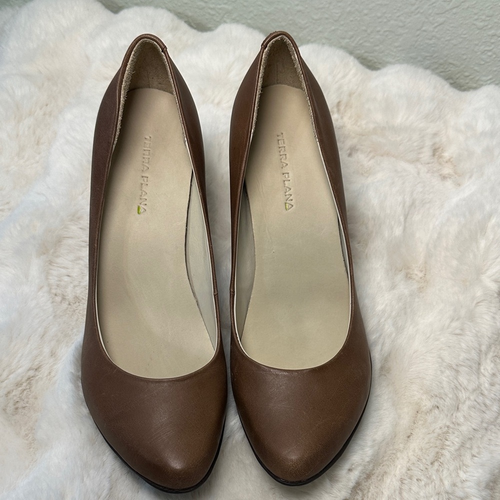 Terra Plana Women's Brown Pumps